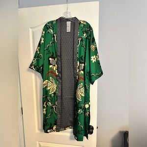 Chico’s set. Size small.  Green/black